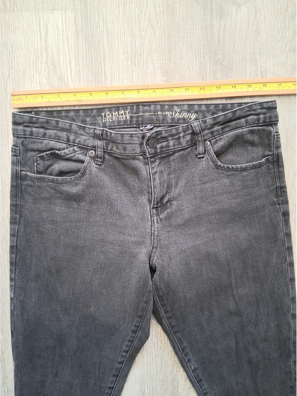 Tommy Hilfiger Women's Size 16, 33x27.5 Charcoal Black Denim Ankle Skinny Jeans - Picture 6 of 15